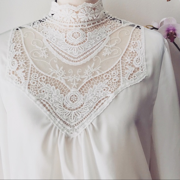 Pretty & Classic White High Neck Lace Blouse Large - Picture 5 of 8